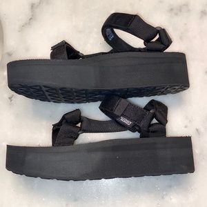 BRAND NEW Platform Tevas